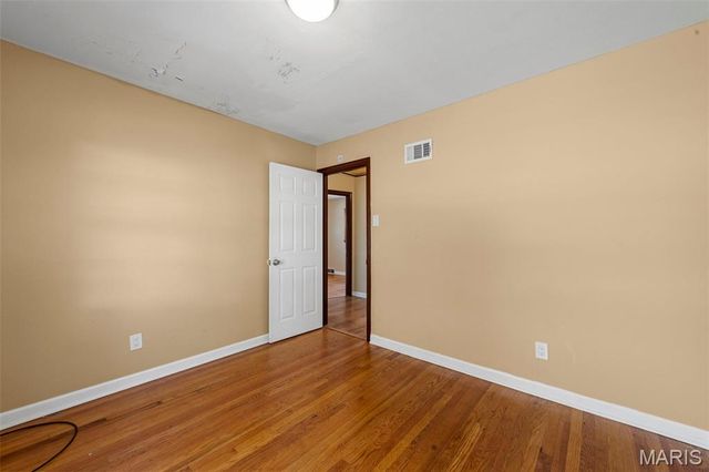 17 Glynn Drive, Florissant, MO 63031