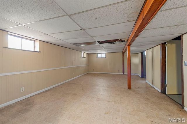 17 Glynn Drive, Florissant, MO 63031