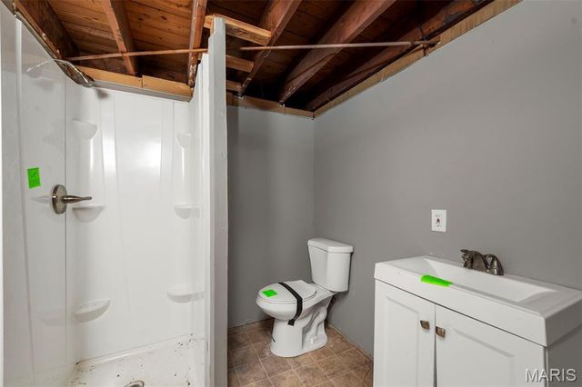 17 Glynn Drive, Florissant, MO 63031