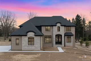 11982 Encore Court, Shelby Charter Township, MI 48315