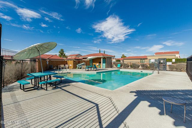 10472 N Fair Mountain Drive, Tucson, AZ 85737