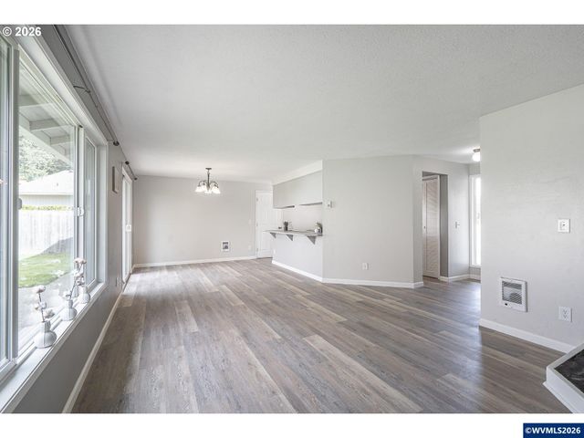 127 SW Poplar Ct, Mcminnville, OR 97128