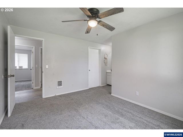 127 SW Poplar Ct, Mcminnville, OR 97128