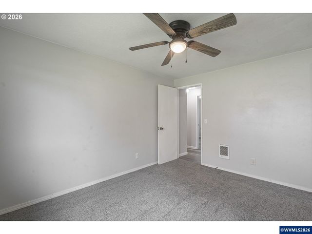 127 SW Poplar Ct, Mcminnville, OR 97128