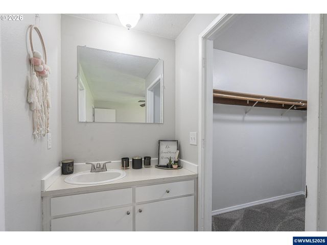 127 SW Poplar Ct, Mcminnville, OR 97128