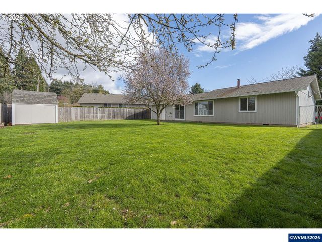 127 SW Poplar Ct, Mcminnville, OR 97128