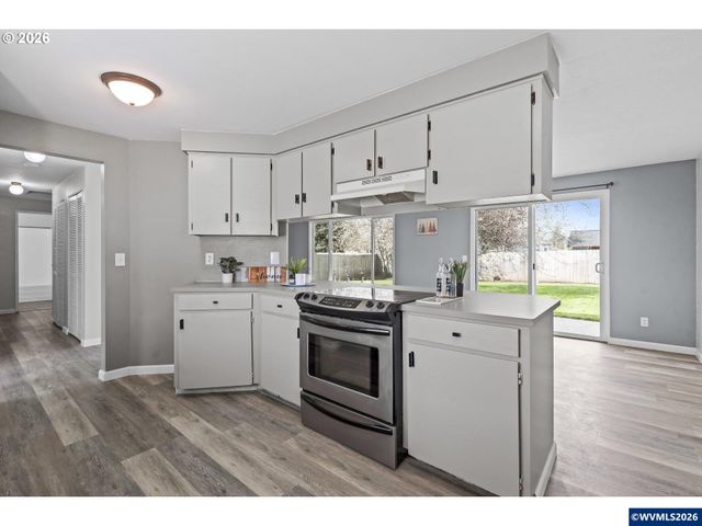 127 SW Poplar Ct, Mcminnville, OR 97128