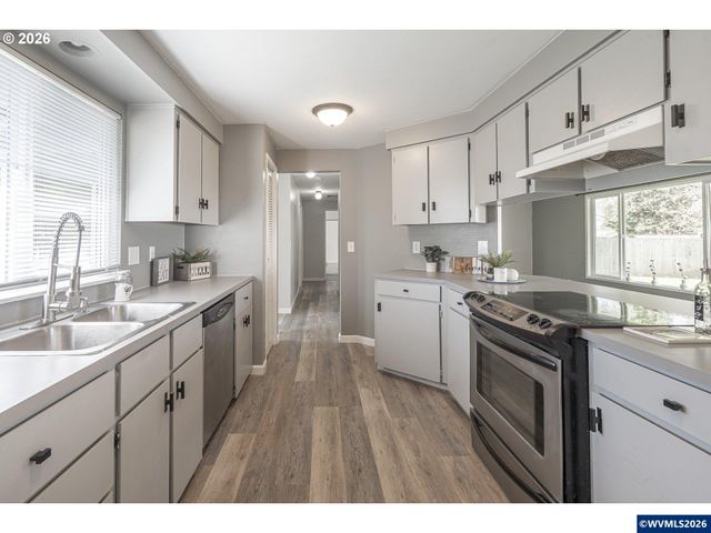 127 SW Poplar Ct, Mcminnville, OR 97128