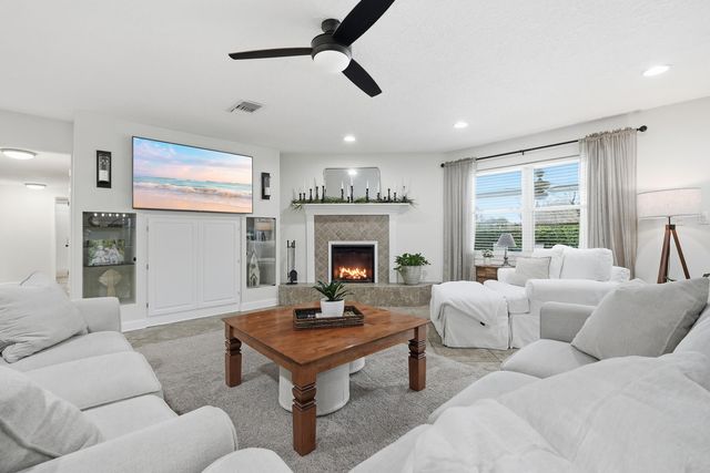 130 Lake Lorraine Circle, Shalimar, FL 32579