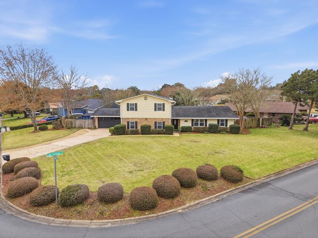 130 Lake Lorraine Circle, Shalimar, FL 32579