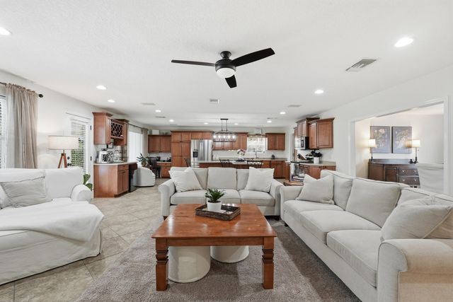 130 Lake Lorraine Circle, Shalimar, FL 32579