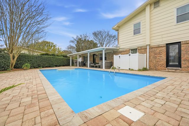 130 Lake Lorraine Circle, Shalimar, FL 32579