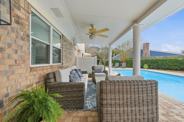 130 Lake Lorraine Circle, Shalimar, FL 32579