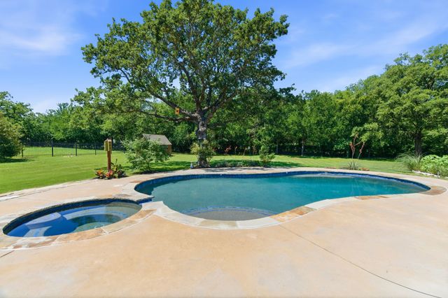 122 W Carruth Lane, Double Oak, TX 75077
