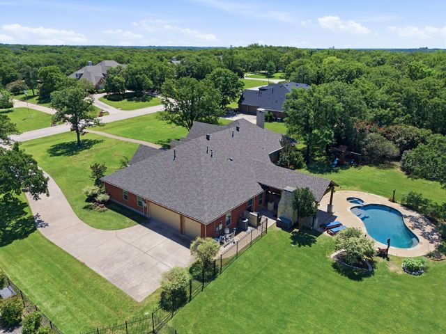 122 W Carruth Lane, Double Oak, TX 75077