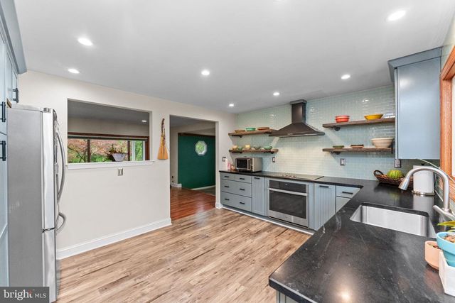 5 MAPLE ST, North Wales, PA 19454