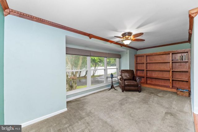5 MAPLE ST, North Wales, PA 19454