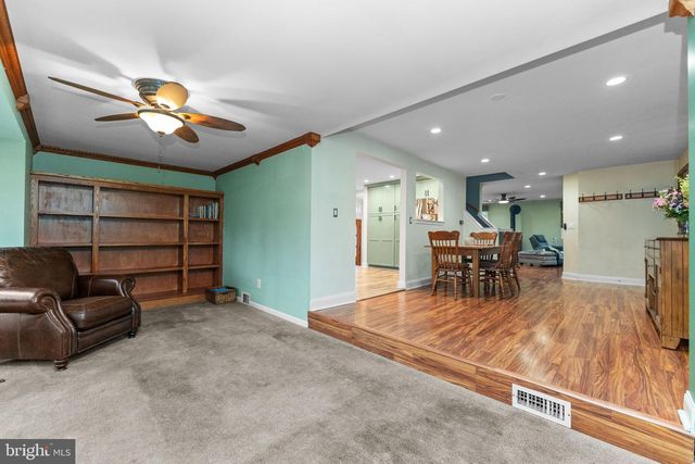 5 MAPLE ST, North Wales, PA 19454