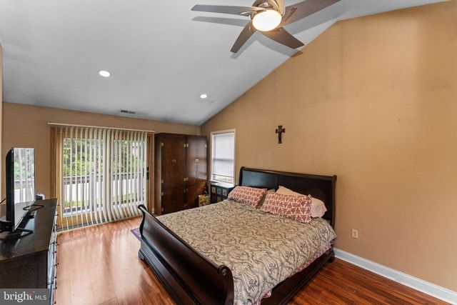 5 MAPLE ST, North Wales, PA 19454