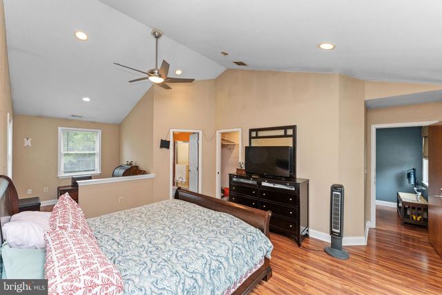 5 MAPLE ST, North Wales, PA 19454
