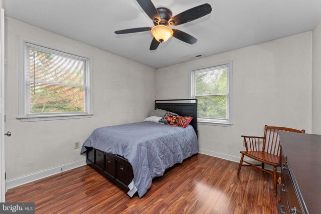 5 MAPLE ST, North Wales, PA 19454