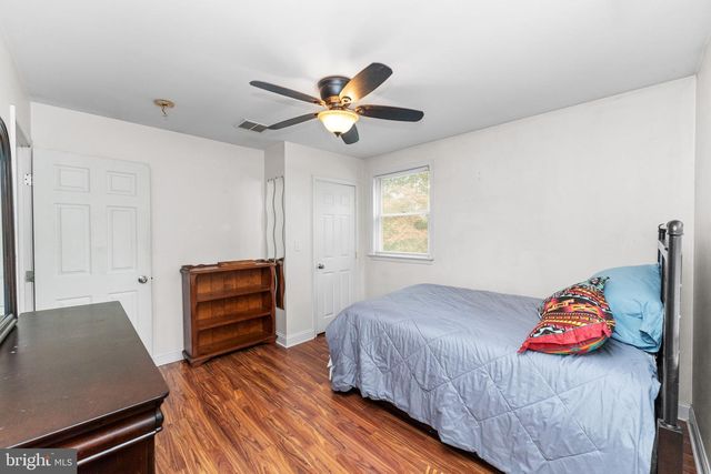 5 MAPLE ST, North Wales, PA 19454