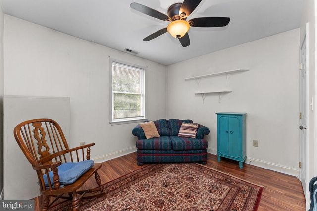 5 MAPLE ST, North Wales, PA 19454