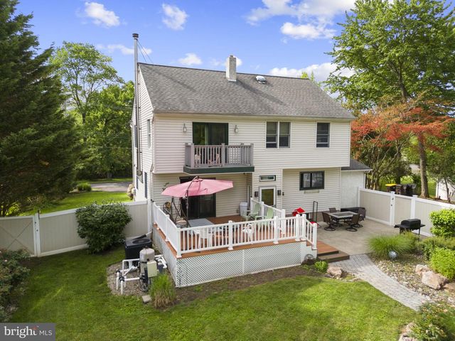 5 MAPLE ST, North Wales, PA 19454