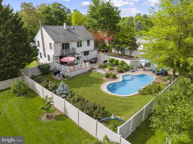 5 MAPLE ST, North Wales, PA 19454
