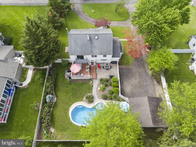 5 MAPLE ST, North Wales, PA 19454