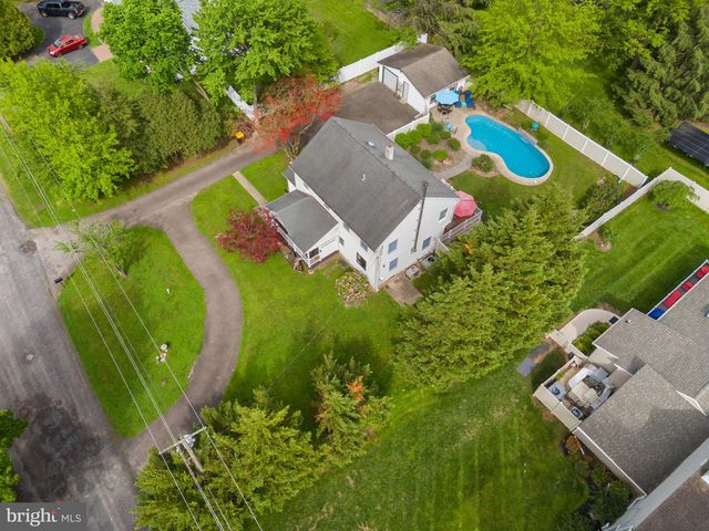 5 MAPLE ST, North Wales, PA 19454