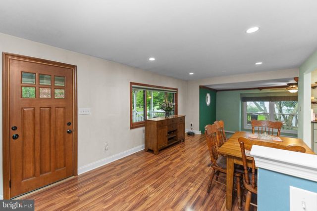 5 MAPLE ST, North Wales, PA 19454