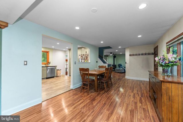 5 MAPLE ST, North Wales, PA 19454