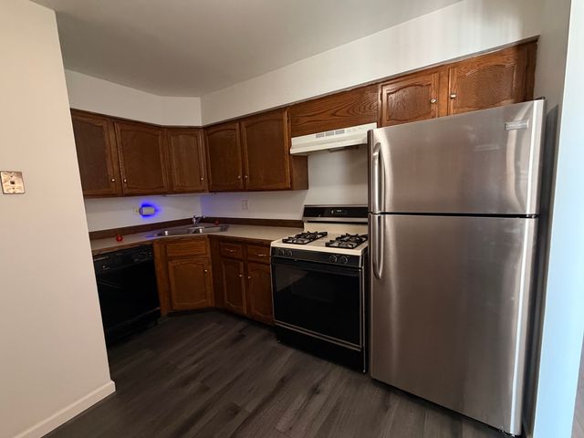 149 Gregory Street 10, Aurora, IL 60504