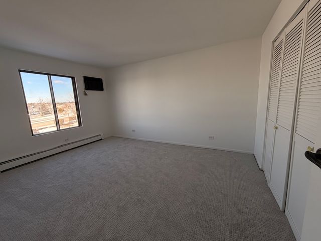 149 Gregory Street 10, Aurora, IL 60504