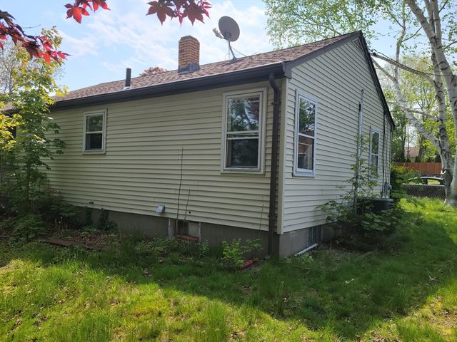 34 Doherty Ave, Somerset, MA 02726