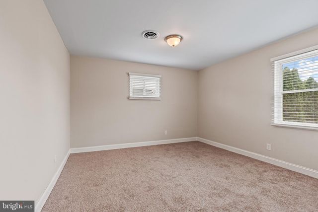 66 CHESTERFIELD DR, New Castle, DE 19720