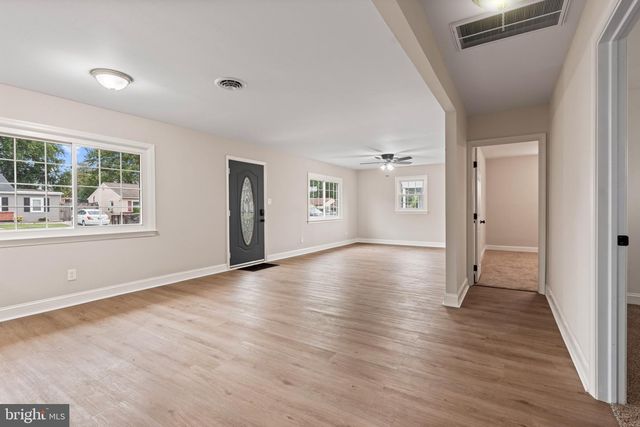 66 CHESTERFIELD DR, New Castle, DE 19720