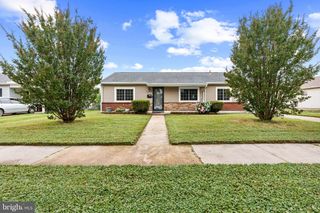 66 CHESTERFIELD DR, New Castle, DE 19720