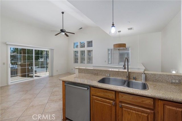 93 Kansas 202, Redlands, CA 92373