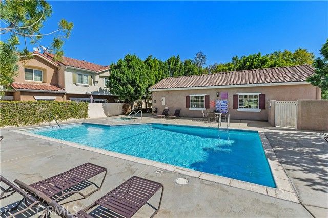 93 Kansas 202, Redlands, CA 92373