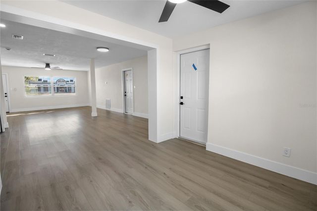 8537 74TH AVENUE N, Seminole, FL 33777