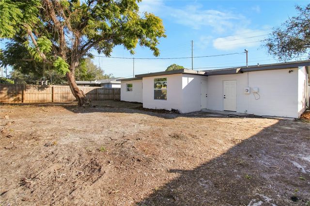 8537 74TH AVENUE N, Seminole, FL 33777