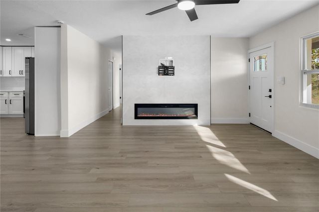 8537 74TH AVENUE N, Seminole, FL 33777