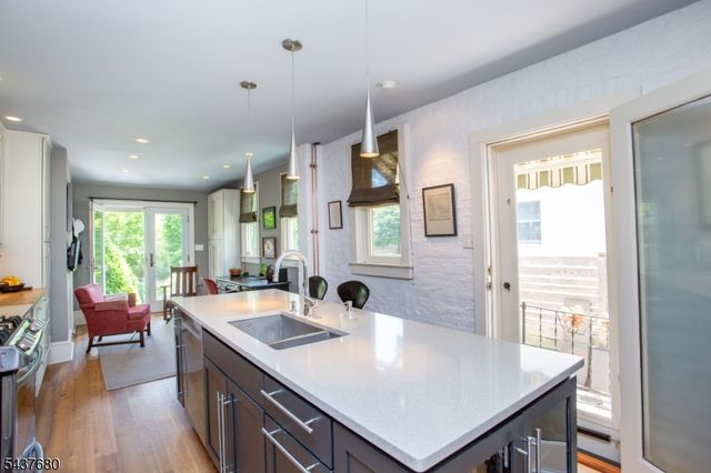 55 Elm St, Lambertville City, NJ 08530
