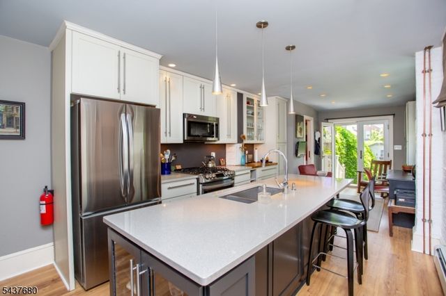 55 Elm St, Lambertville City, NJ 08530