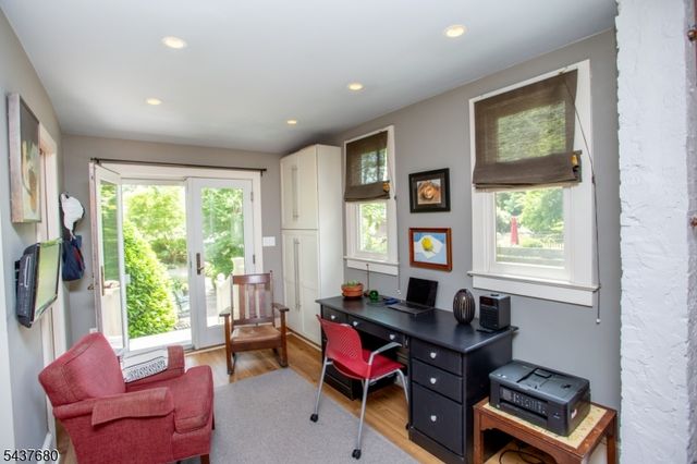 55 Elm St, Lambertville City, NJ 08530