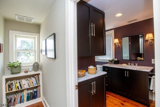 55 Elm St, Lambertville City, NJ 08530