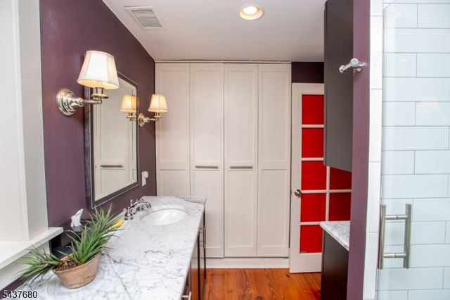 55 Elm St, Lambertville City, NJ 08530