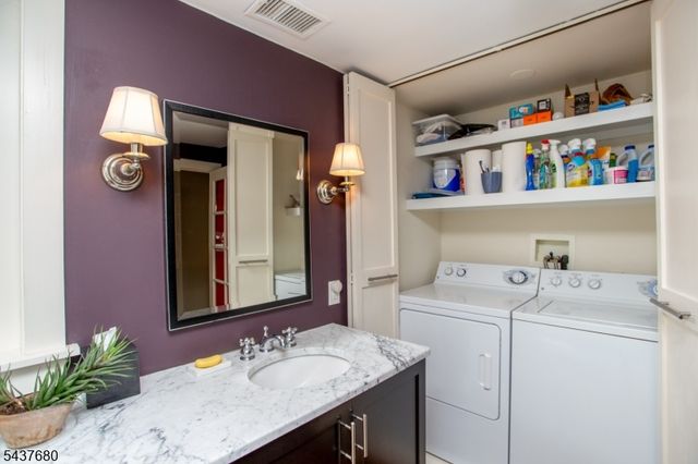 55 Elm St, Lambertville City, NJ 08530
